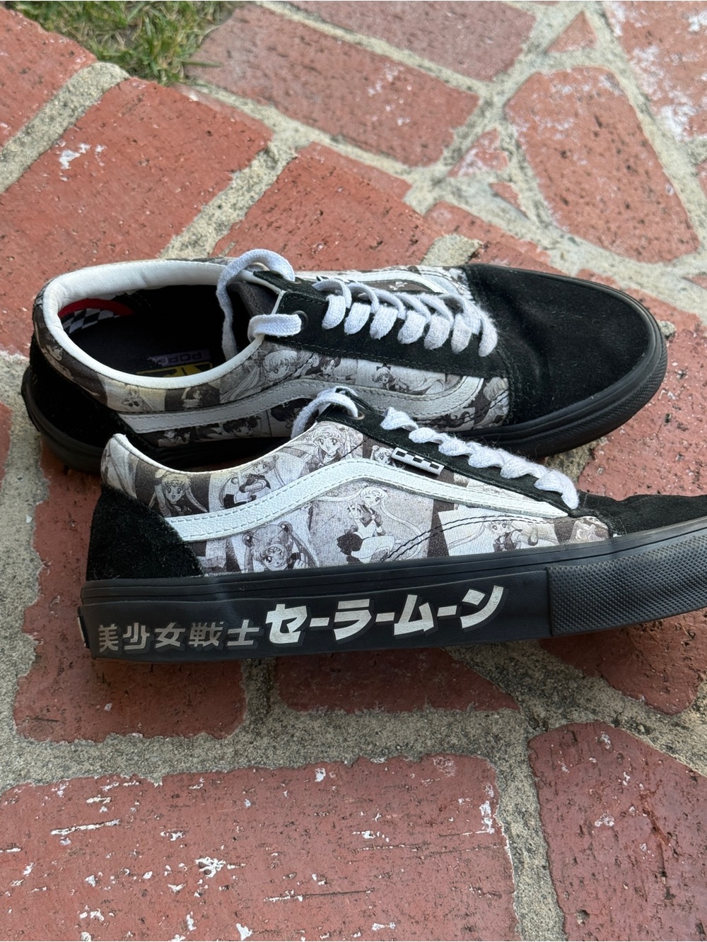 Vans x Sailor Moon Black Low-Top Sneakers Mens size 10.5 - Picture 5 of 12